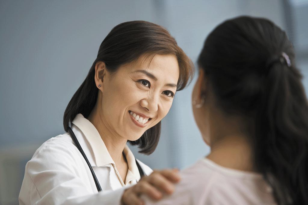 nvs_female_doctor_talking_to_patient4